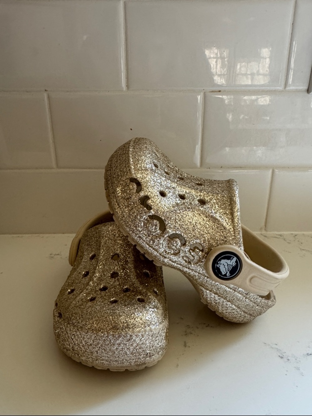 CROCS Kids Glitter Clogs in Sparkling Gold